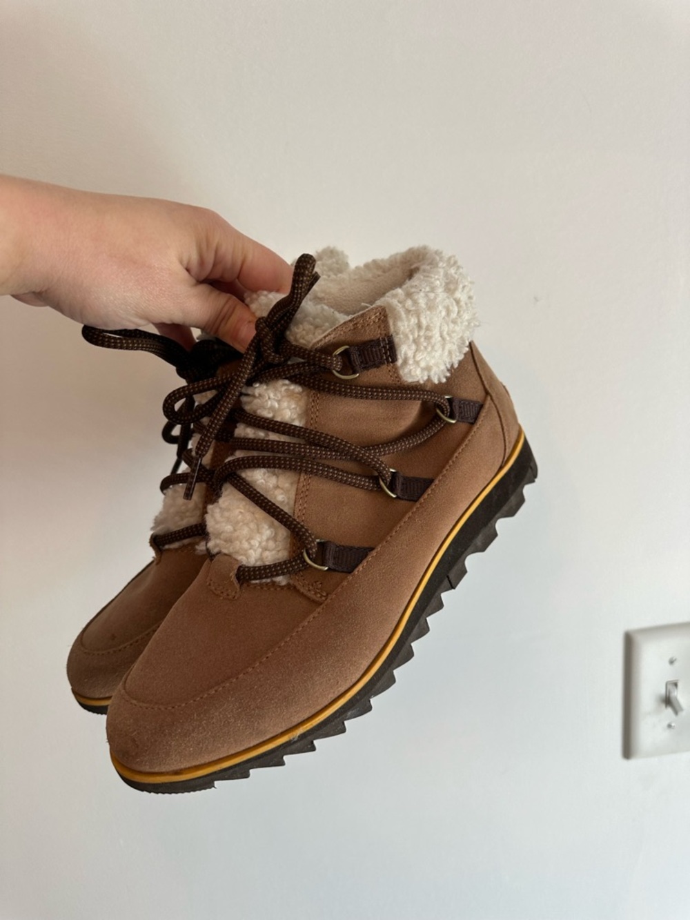 Sorel Cozy Fleece-Lined women’s winter boot